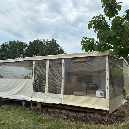 אתר קמפינג каравана рапунцел - Rapunzel Caravan בלצ'יק